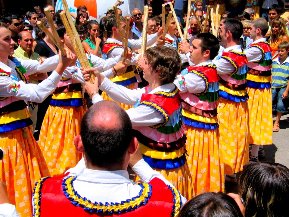 Danza de los Zancos de Anguiano en La Rioja