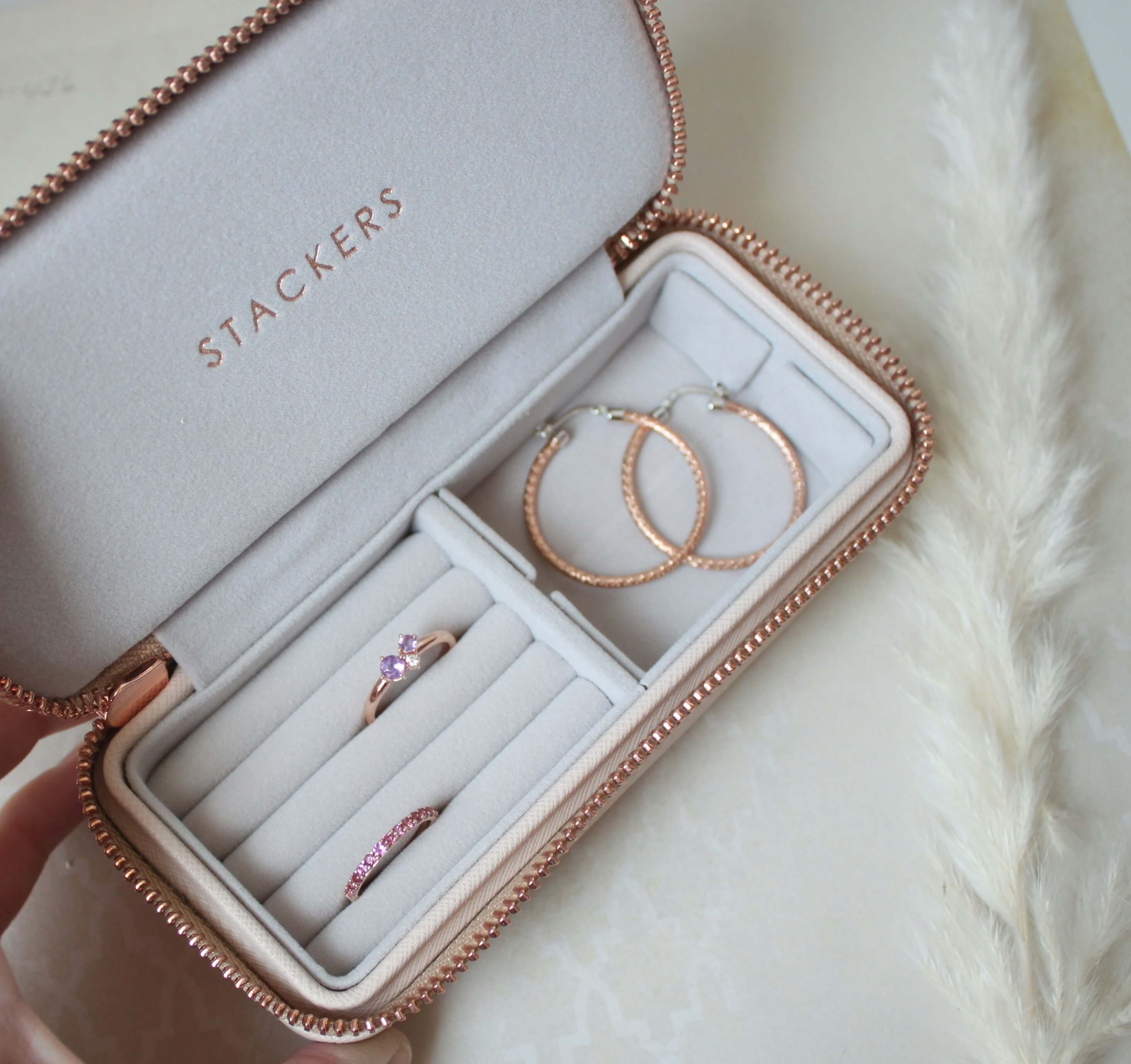 Foto noticia: Qué joyas ponerse para una boda: recomendaciones